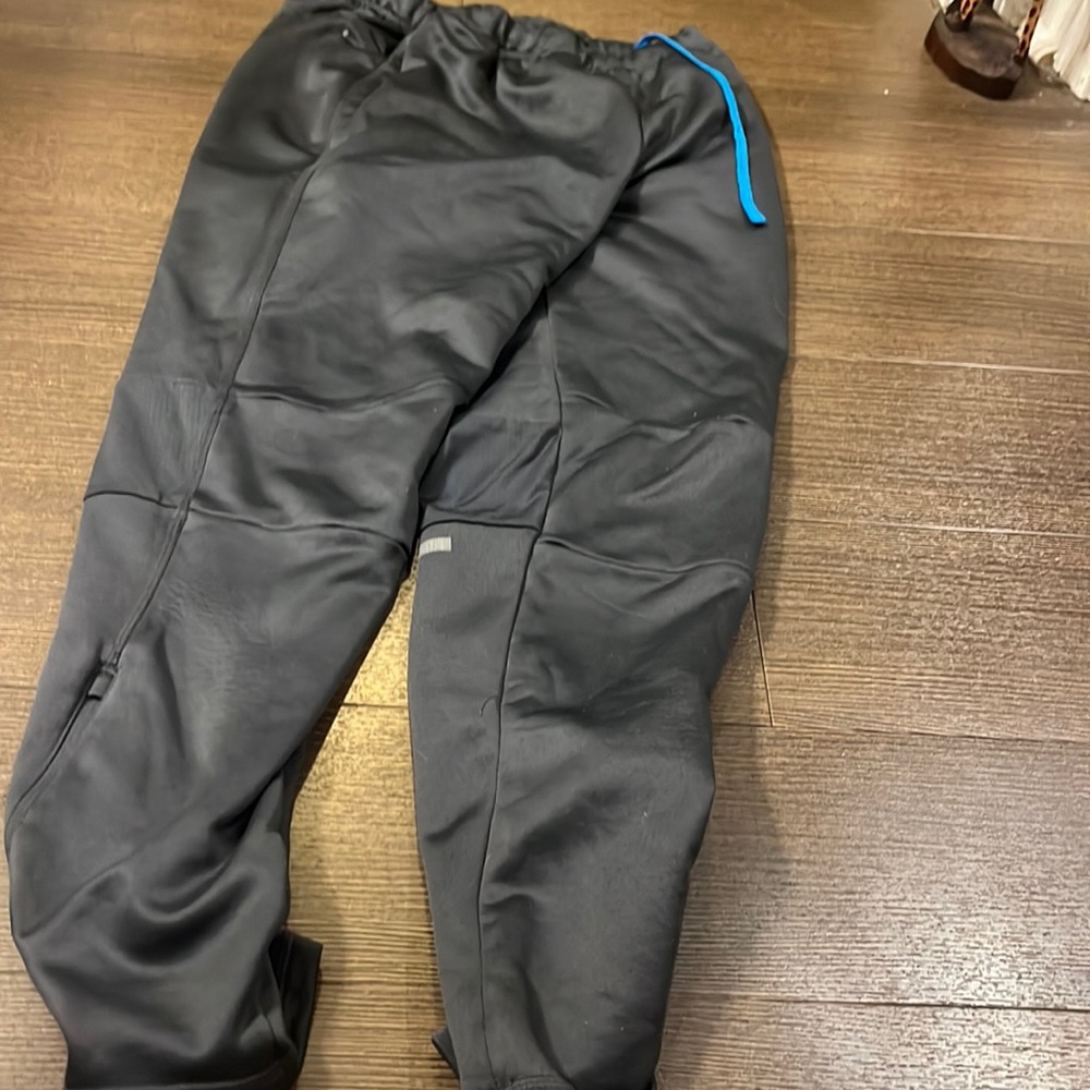 Men’s grey joggers